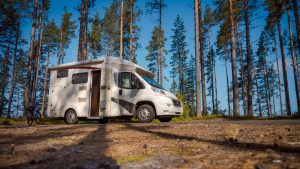 Les camping-cars compacts : une solution pratique pour les voyageurs en quête de liberté